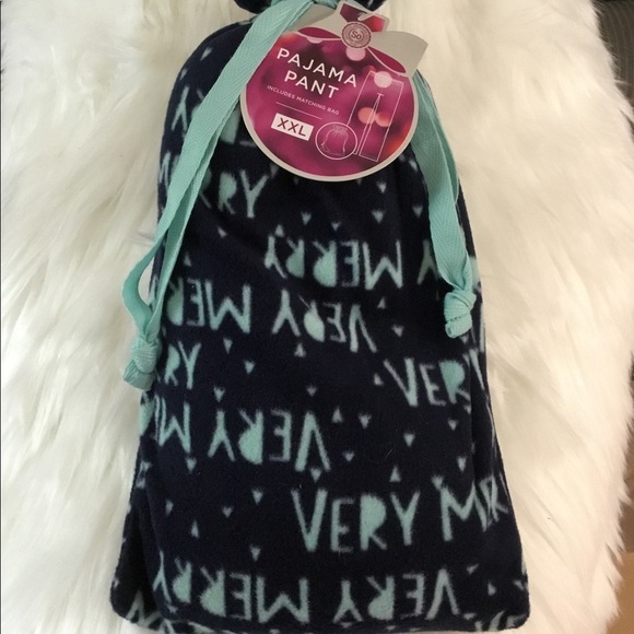 SO Very Merry pajama pant includes a matching bag XXL new - Picture 4 of 13